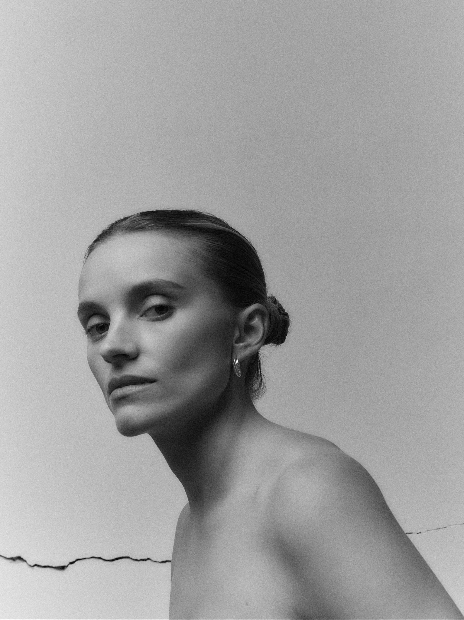 [ Campaign - Resonance ] Photographed by Henry Hewitt, in the sculptor Samuel Collins' Studio.