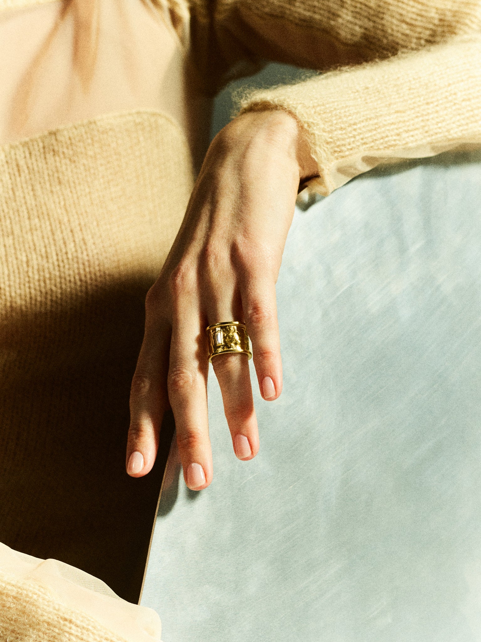 [ Chapel Window Ring ]