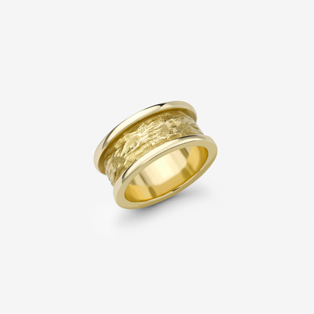 [ Chapel Ring ]    £1,800