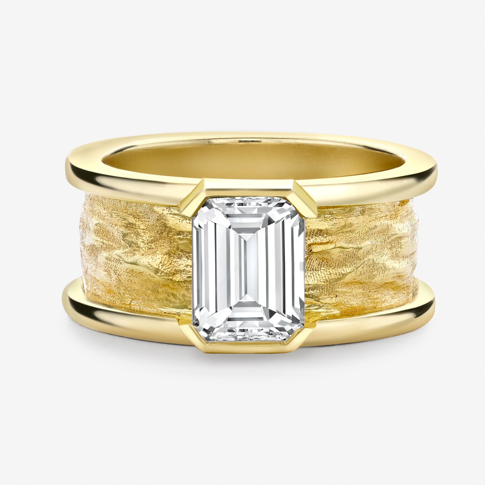 [ Emerald Cut Chapel Ring ]