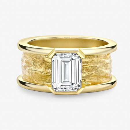 [ Emerald Cut Chapel Ring ]